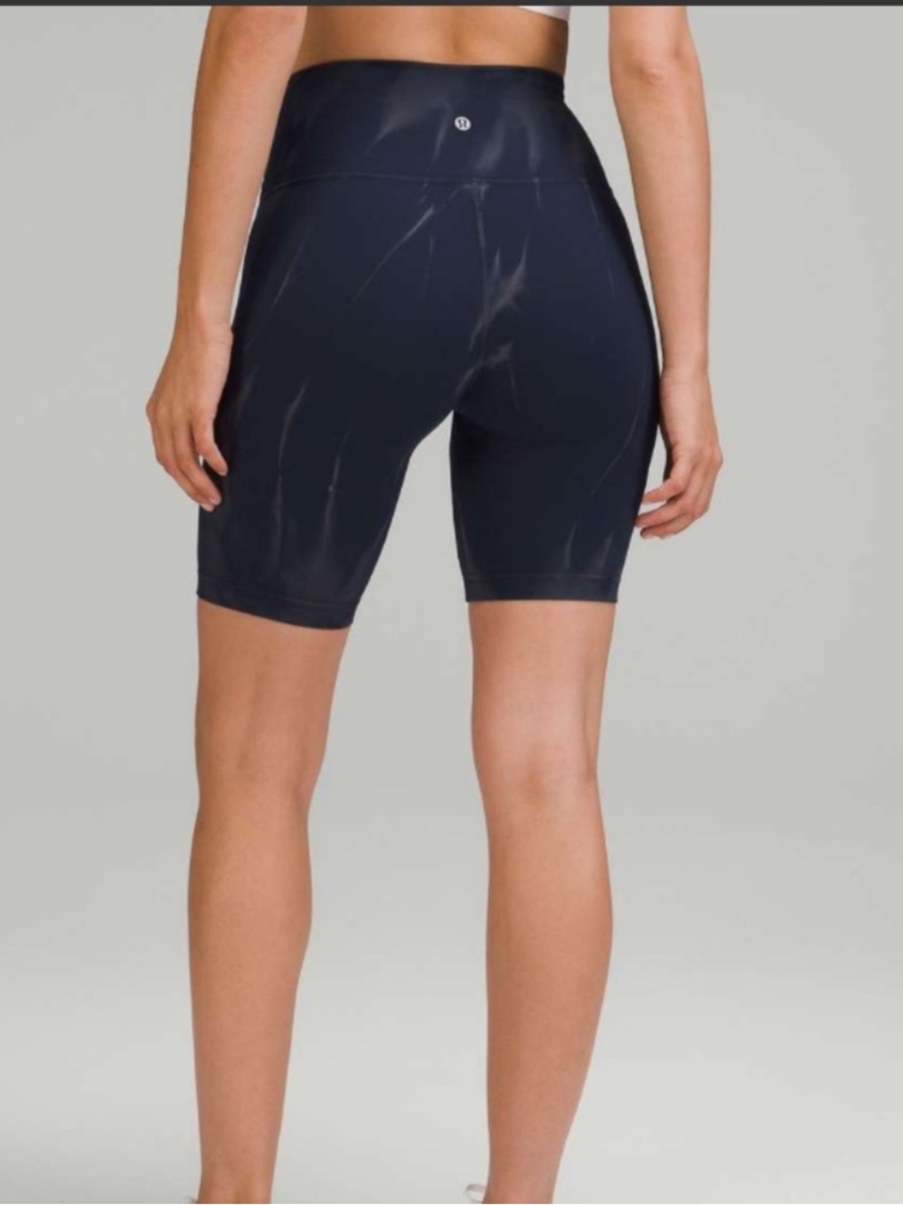 EUC Lululemon Wunder Train High-Rise Short 8” Sun Bleached Wash True Navy